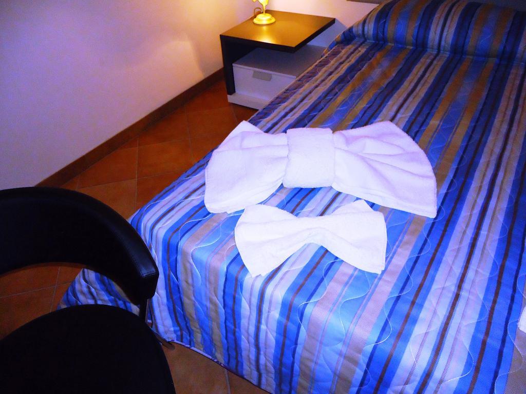 Ciuscia Bed and Breakfast Calatabiano Δωμάτιο φωτογραφία